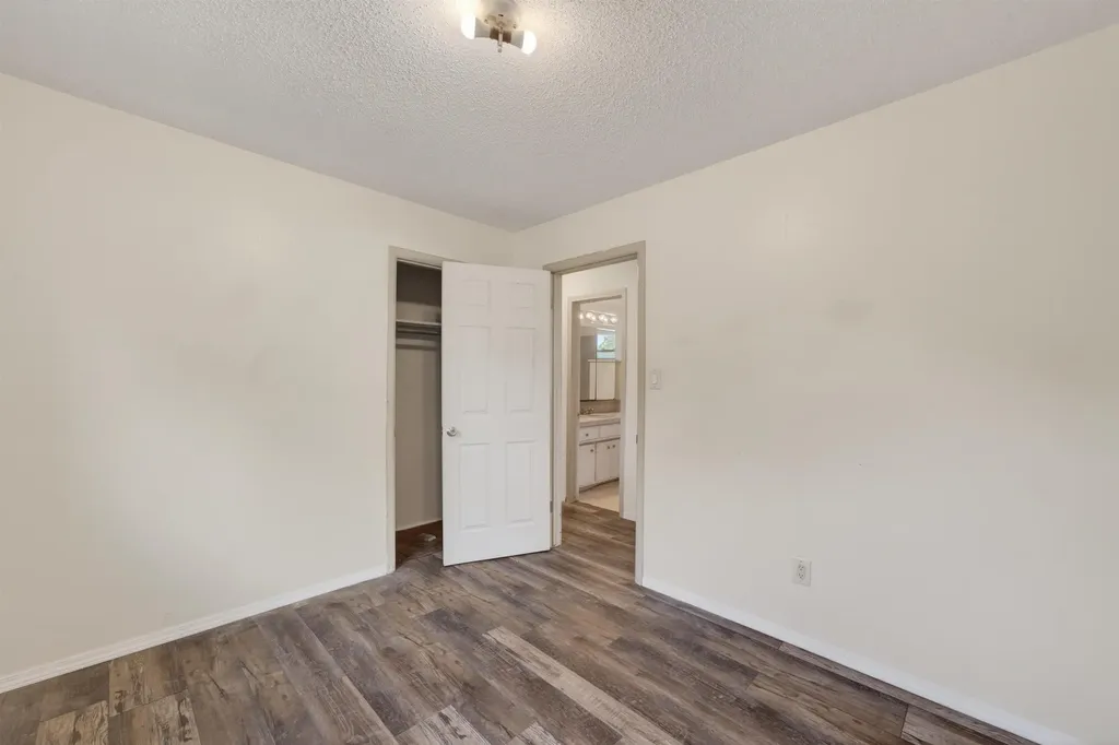 1600 E 87th Street S Haysville KS 67060