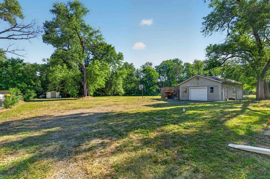 1600 E 87th Street S Haysville KS 67060