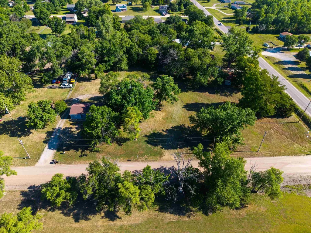 1600 E 87th Street S Haysville KS 67060