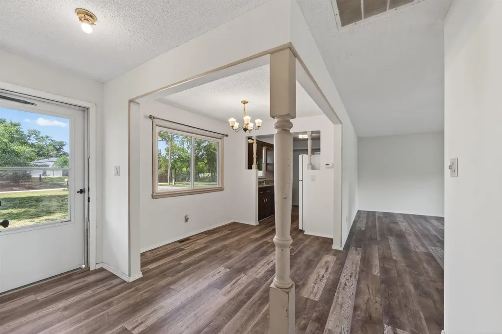 1600 E 87th Street S Haysville KS 67060