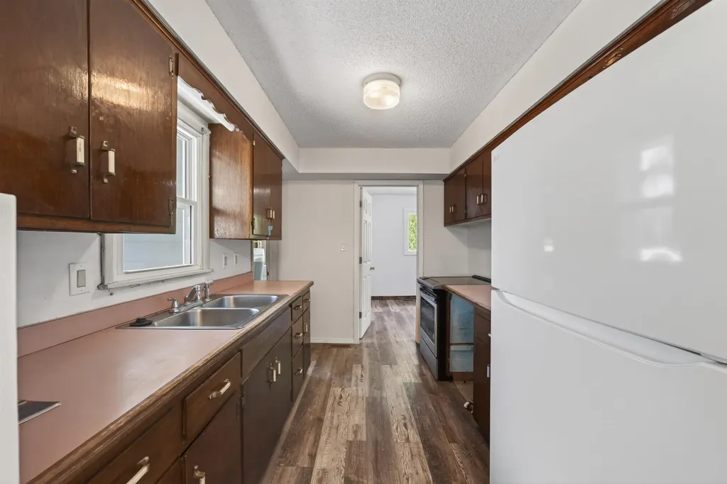 1600 E 87th Street S Haysville KS 67060