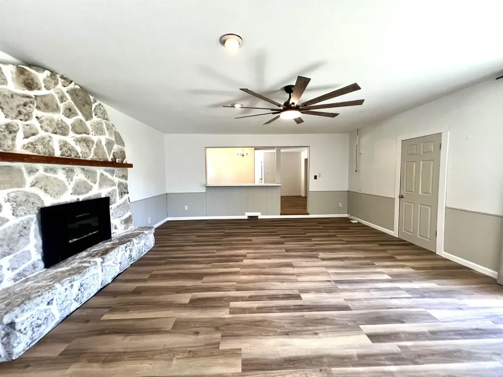 1124 N 7th Arkansas City KS 67005
