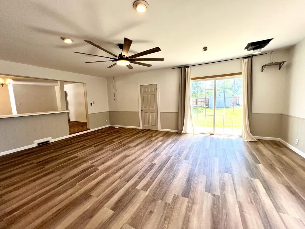 1124 N 7th Arkansas City KS 67005