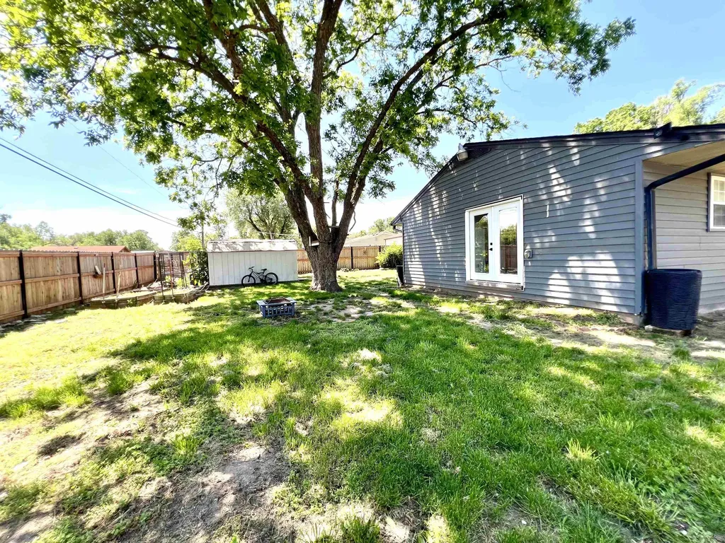 1124 N 7th Arkansas City KS 67005