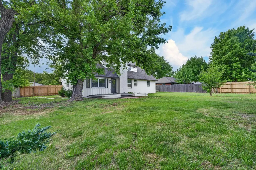116 N Burr Oak Road Wichita KS 67206