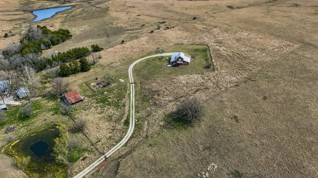 33225 Wabaunsee Alma KS 66401