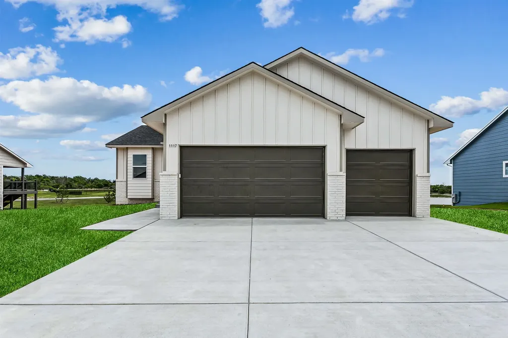 1117 W Trek Circle Goddard KS 67052
