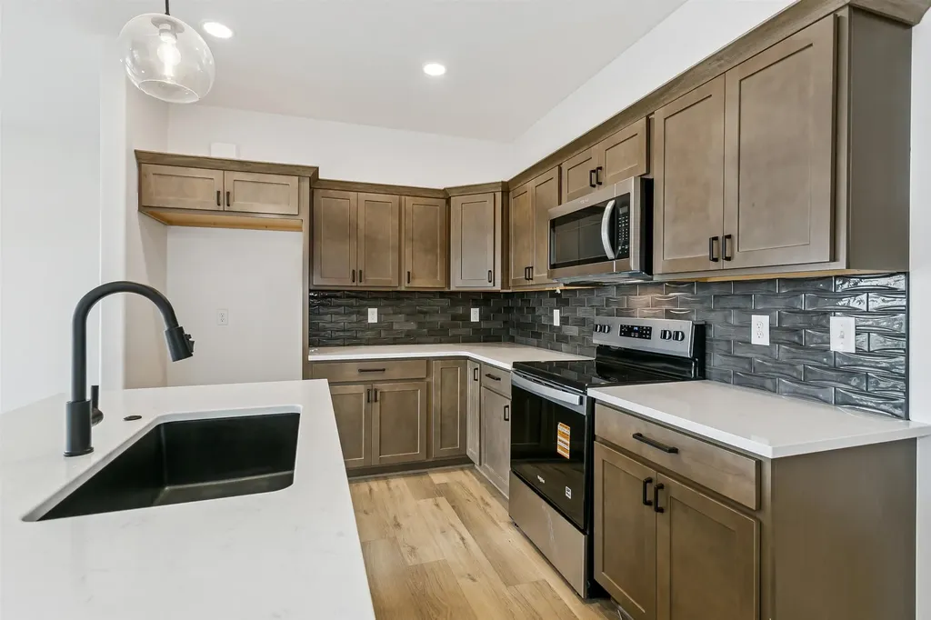 1117 W Trek Circle Goddard KS 67052