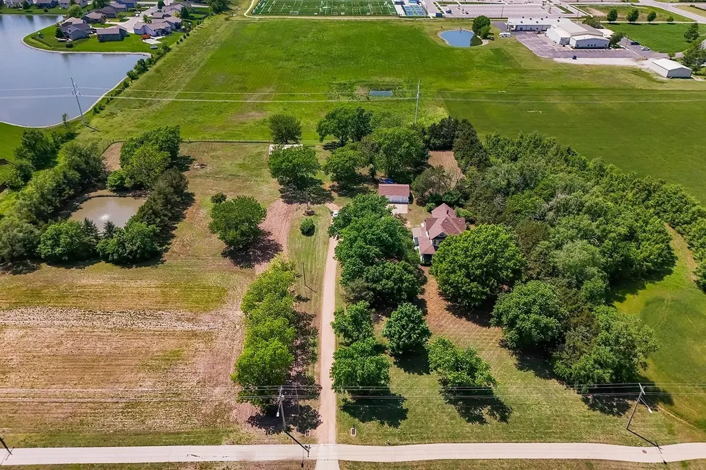 2107 N 135th Wichita KS 67235
