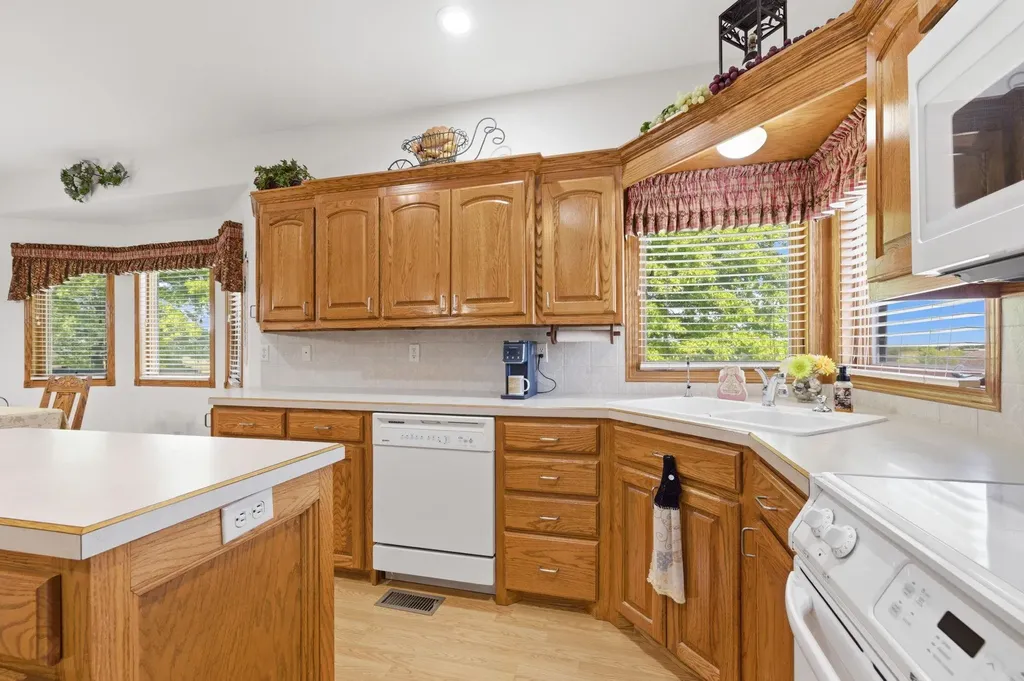 125 N 263rd Garden Plain KS 67050