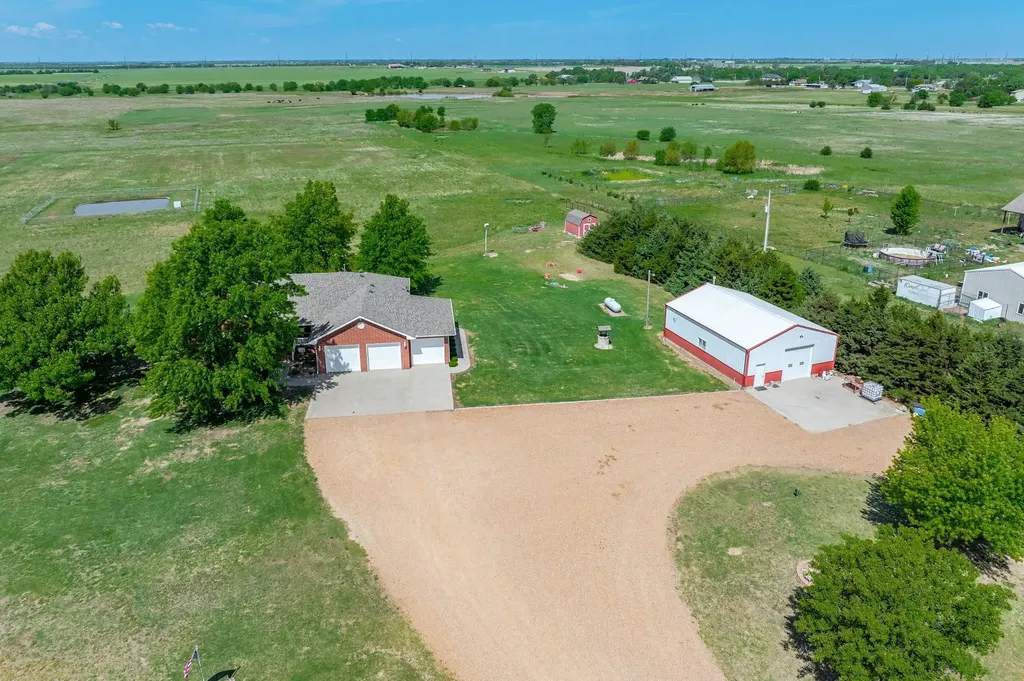 125 N 263rd Garden Plain KS 67050