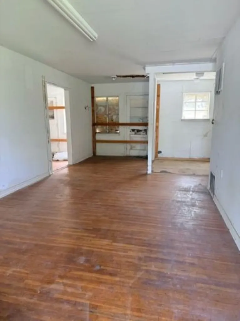 535 S Hunter Wichita KS 67207
