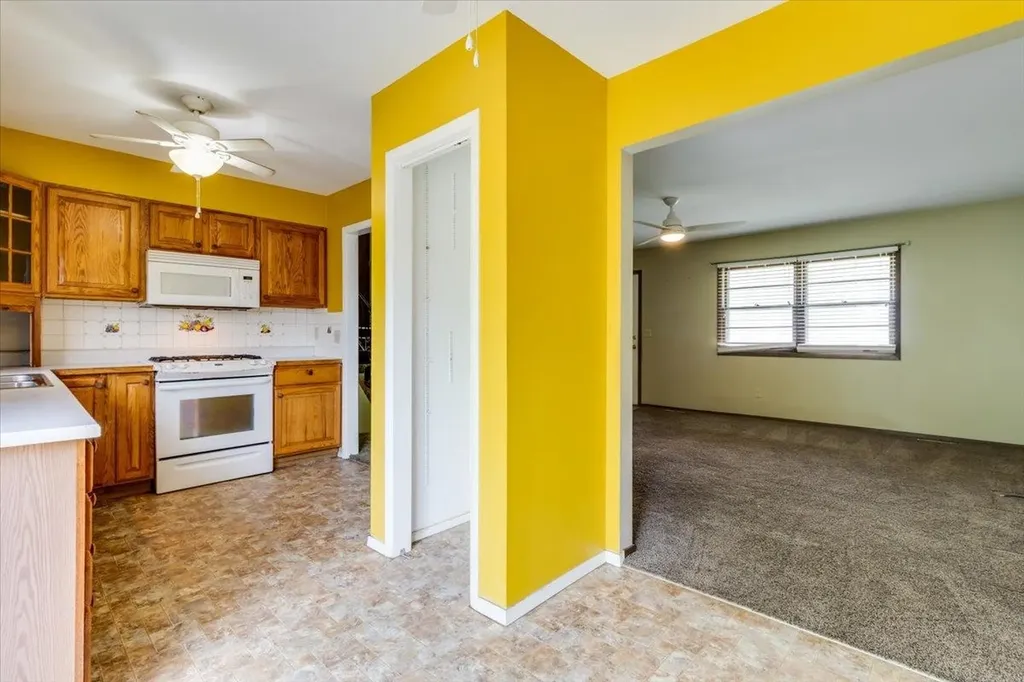 400 N Hickory Valley Center KS 67147