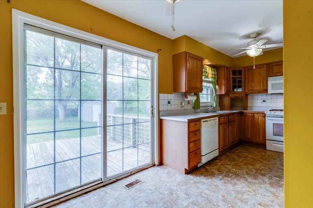 400 N Hickory Valley Center KS 67147
