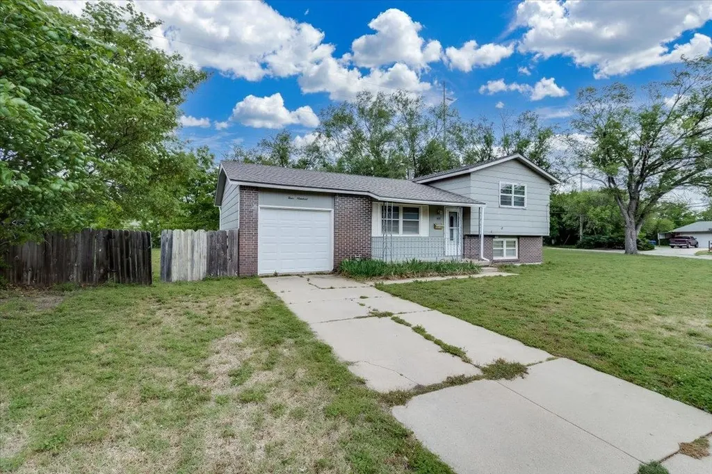400 N Hickory Valley Center KS 67147
