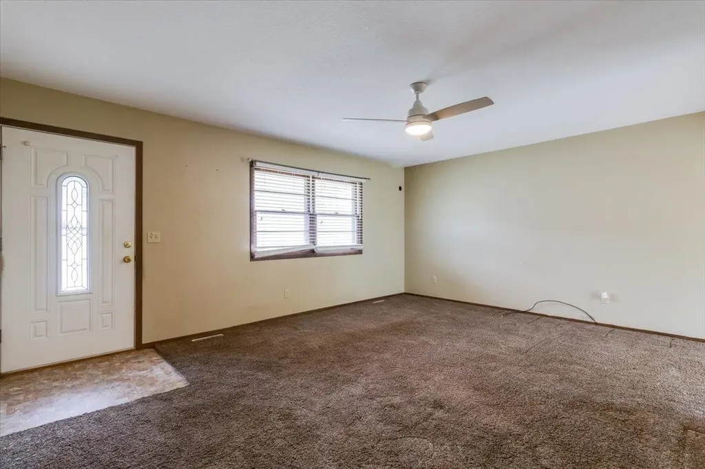 400 N Hickory Valley Center KS 67147