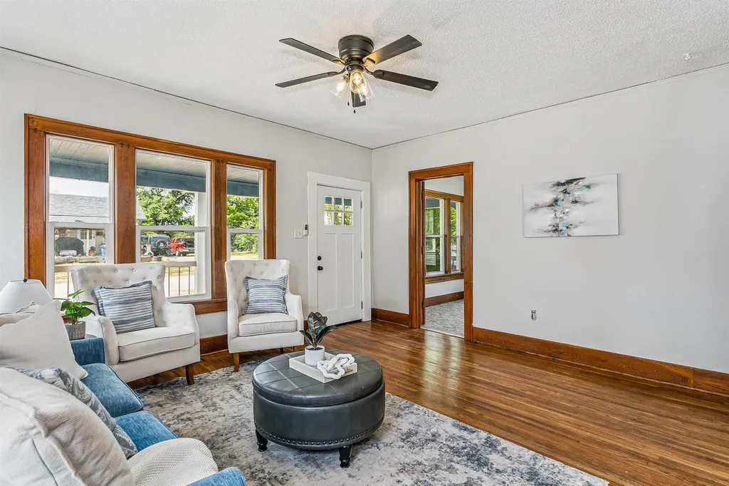 2122 S Exchange Street Wichita KS 67213