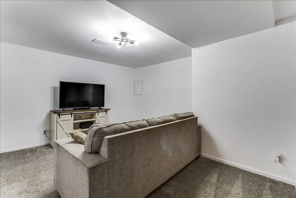 2213 N Fallen Tree Court Derby KS 67037