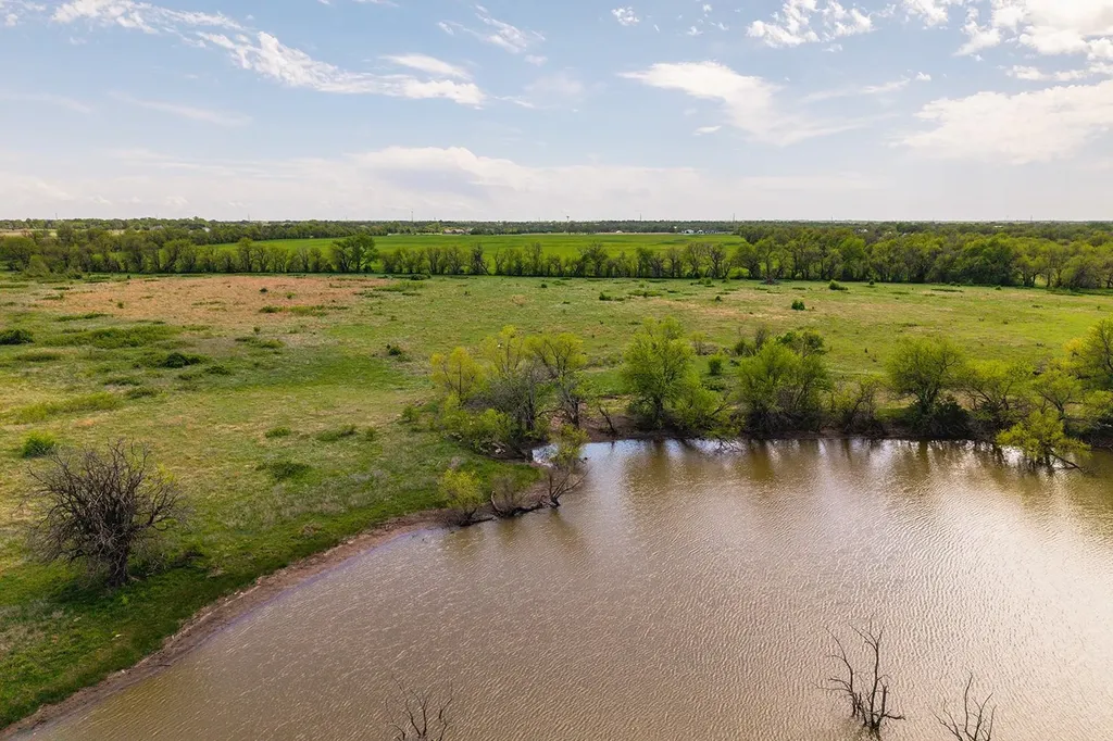 41+/- Acres At E 47th St S & S 127th Street E Derby KS 67037