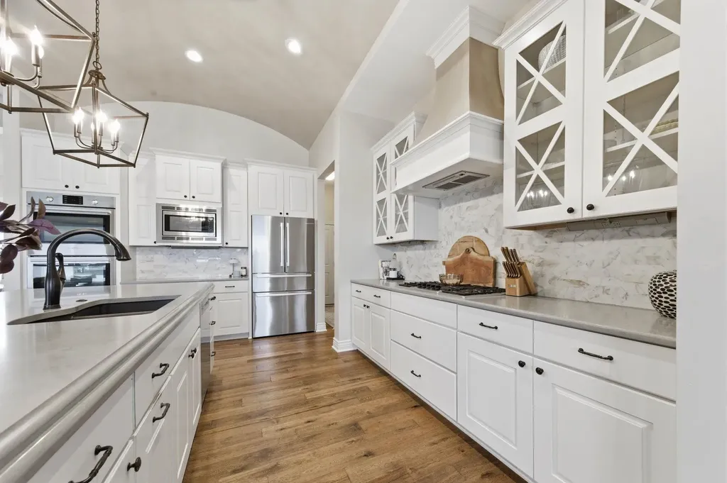 2509 N Paradise Circle Wichita KS 67205