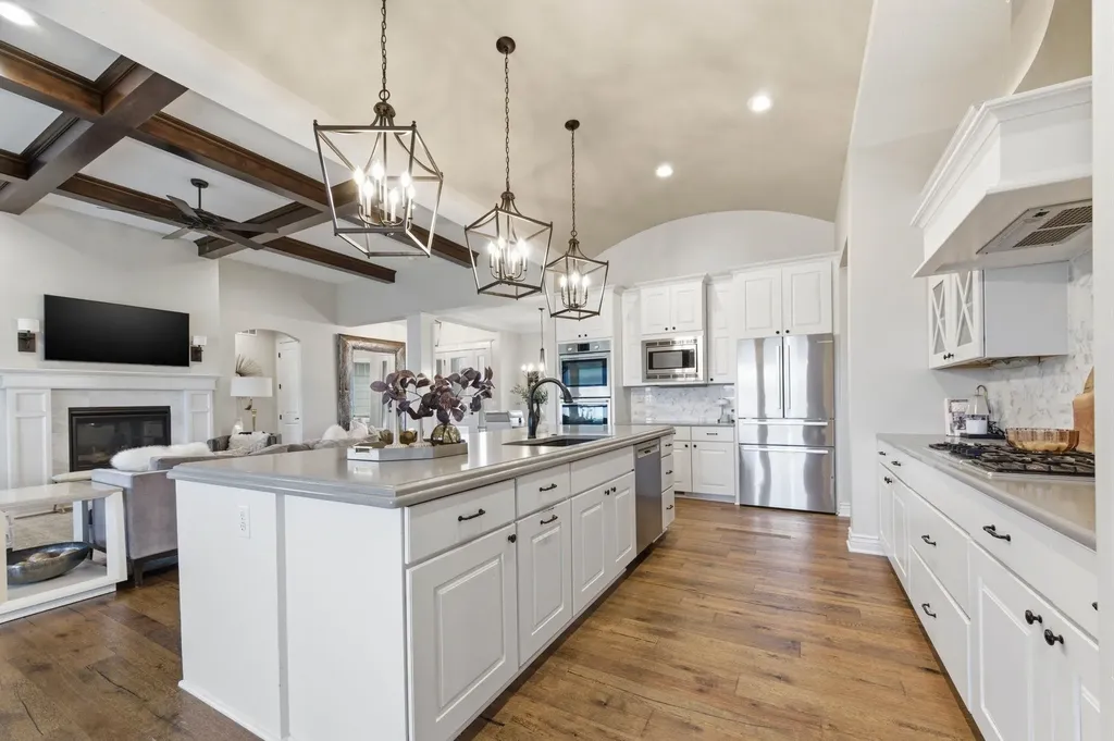 2509 N Paradise Circle Wichita KS 67205