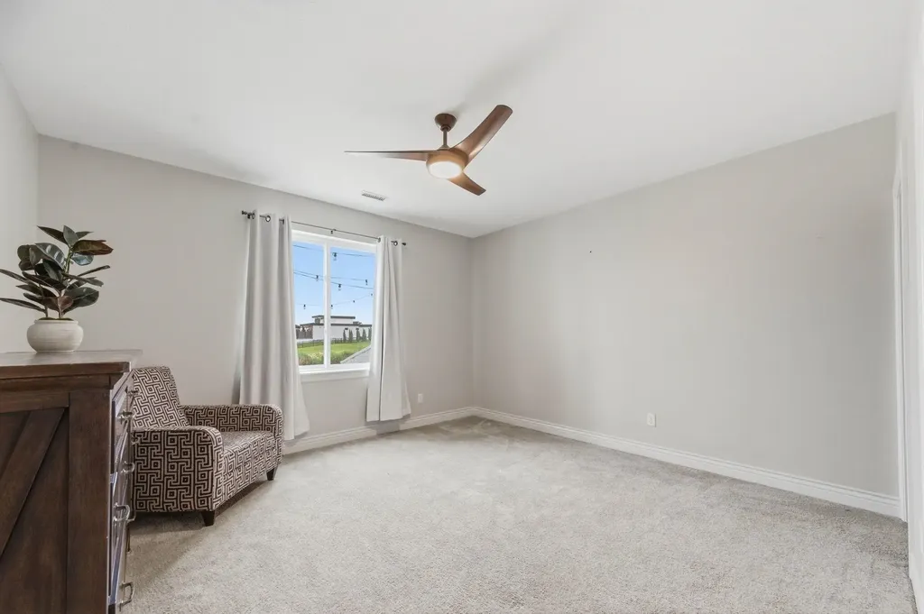 2509 N Paradise Circle Wichita KS 67205