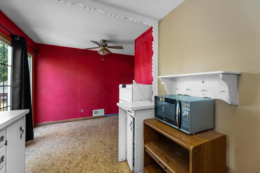 202 W 25th Avenue Hutchinson KS 67502