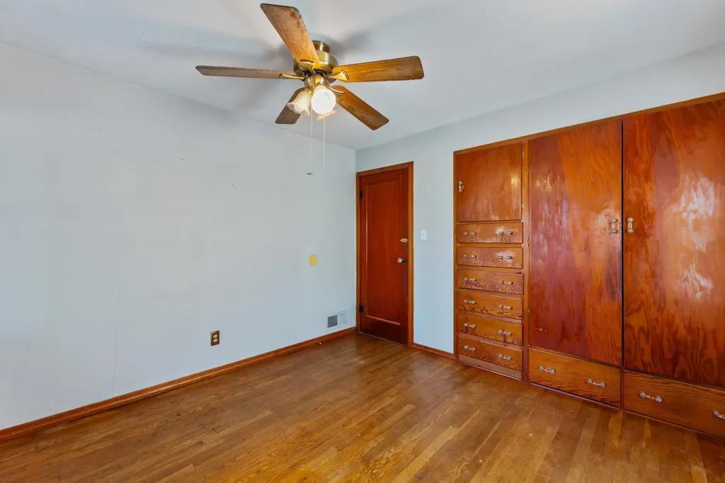 202 W 25th Avenue Hutchinson KS 67502
