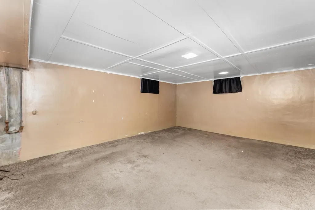 202 W 25th Avenue Hutchinson KS 67502
