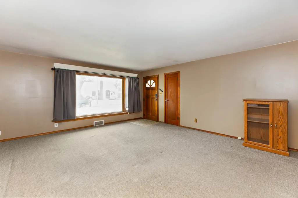 202 W 25th Avenue Hutchinson KS 67502