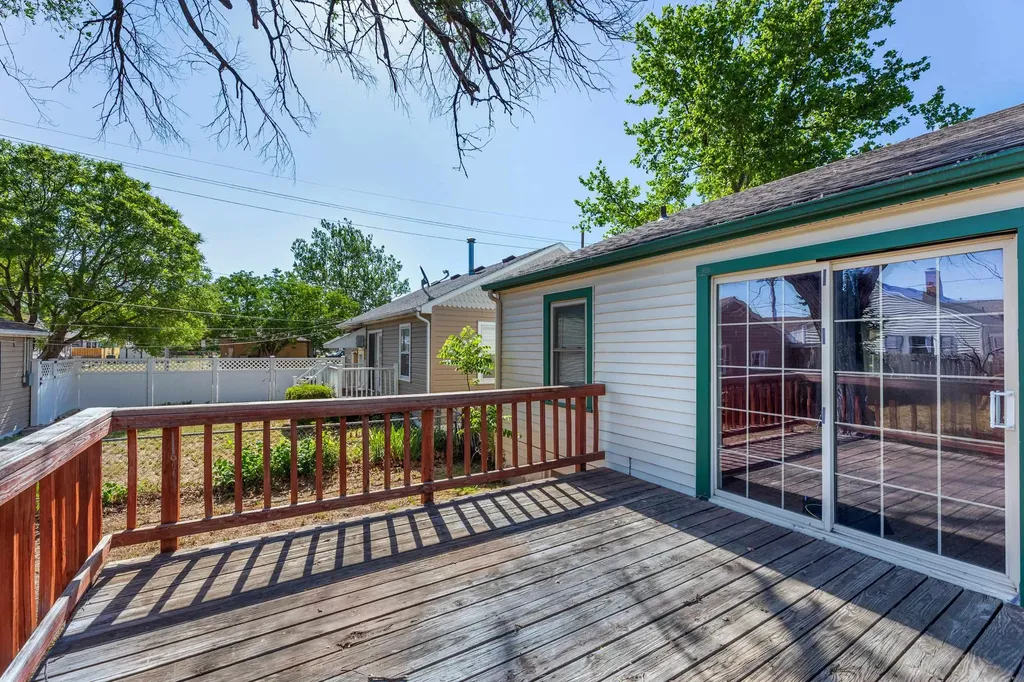 202 W 25th Avenue Hutchinson KS 67502
