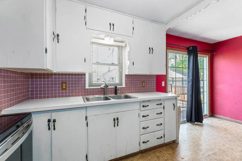 202 W 25th Avenue Hutchinson KS 67502