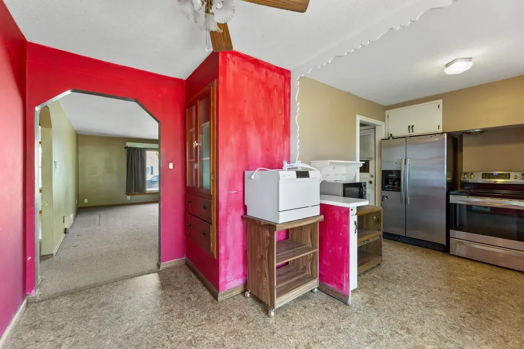 202 W 25th Avenue Hutchinson KS 67502