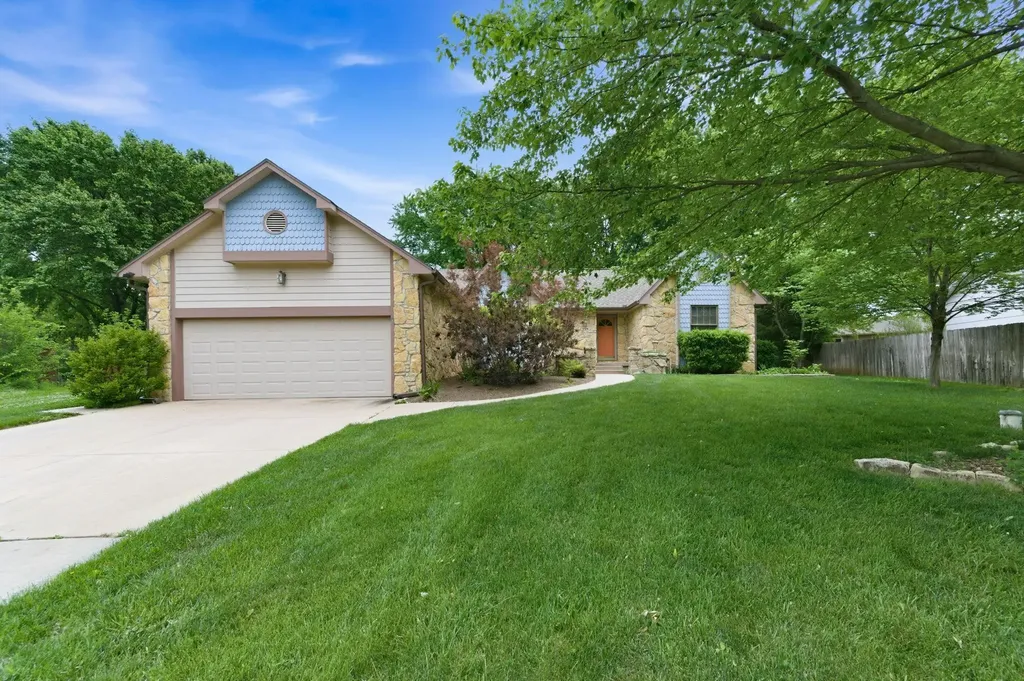 Derby KS, 1226 N Briarwood Court