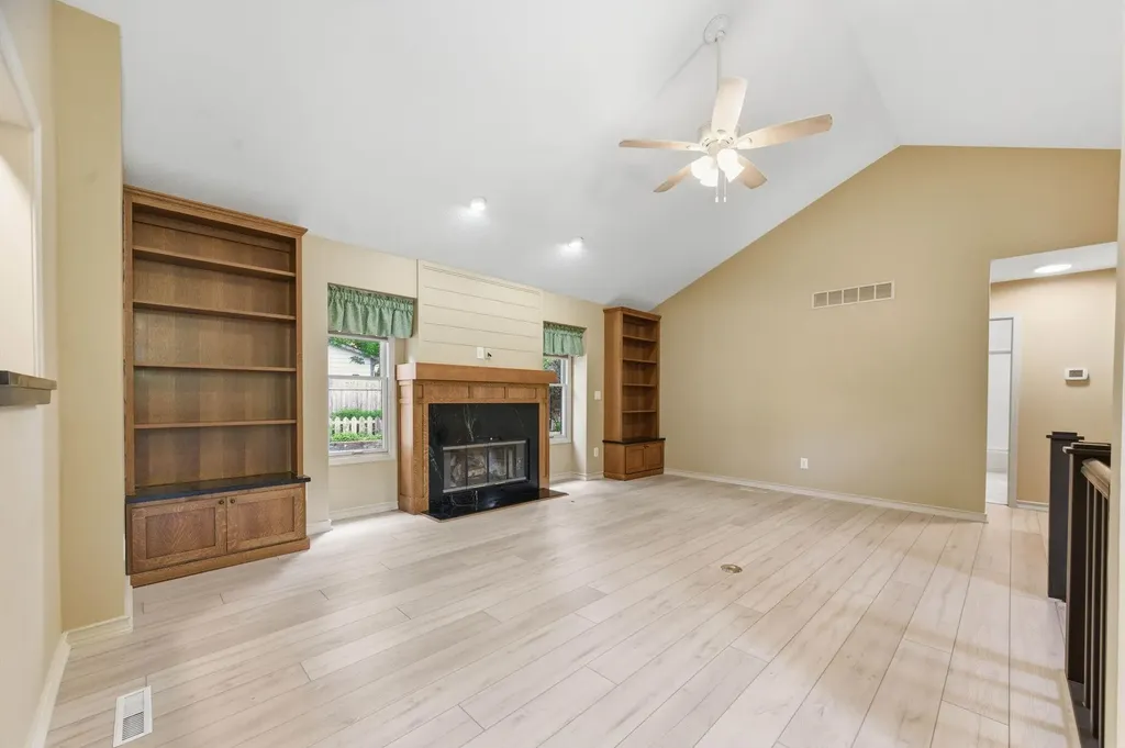 1226 N Briarwood Court Derby KS 67037