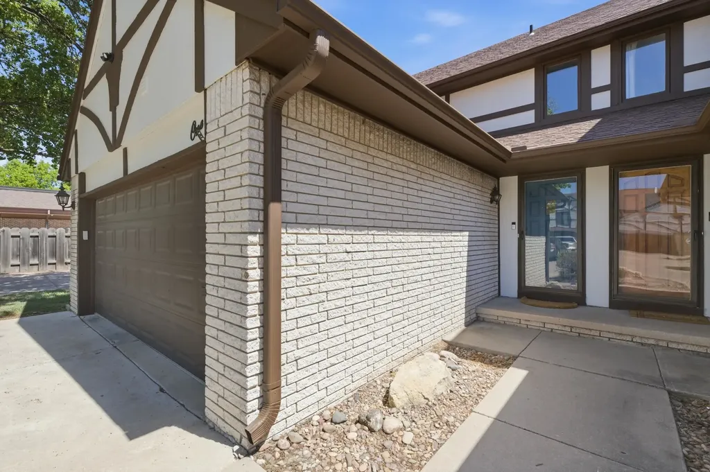 641 N Woodlawn Boulevard Wichita KS 67208