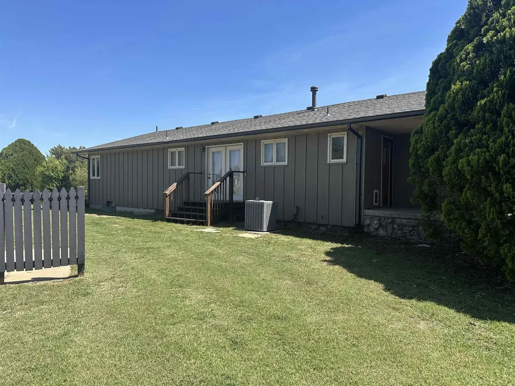 2 Crown Circle Anthony KS 67003