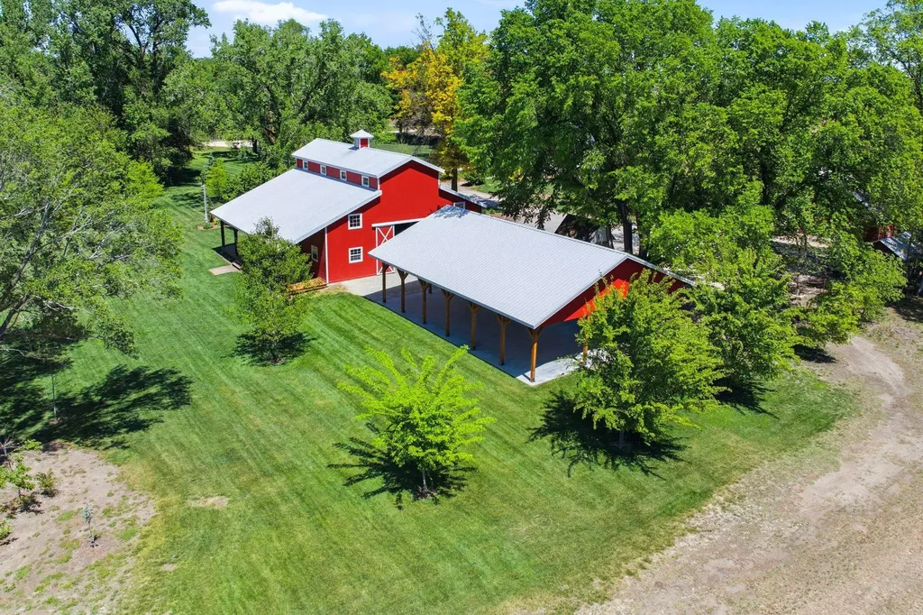 2959 Arapaho Road Hesston KS 67062