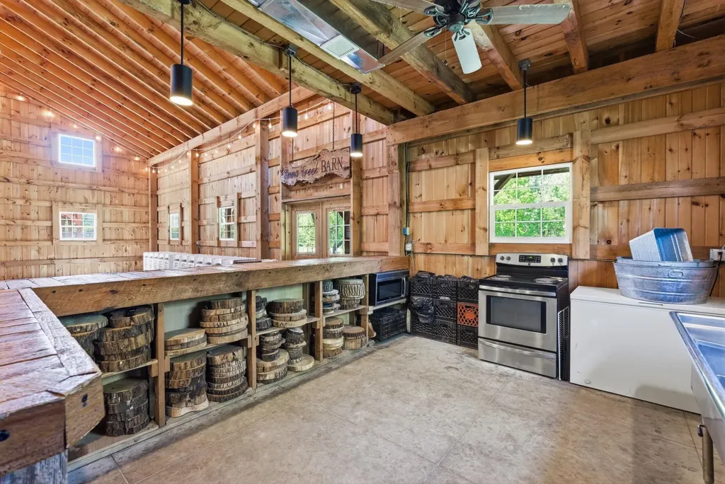 2959 Arapaho Road Hesston KS 67062