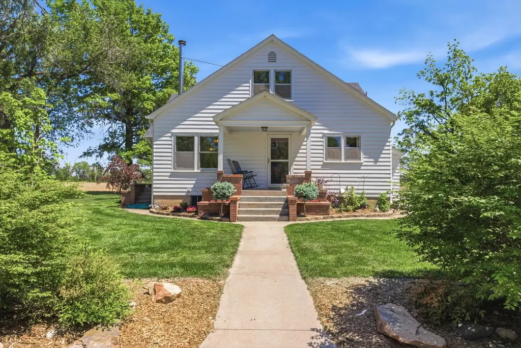 2959 Arapaho Road Hesston KS 67062