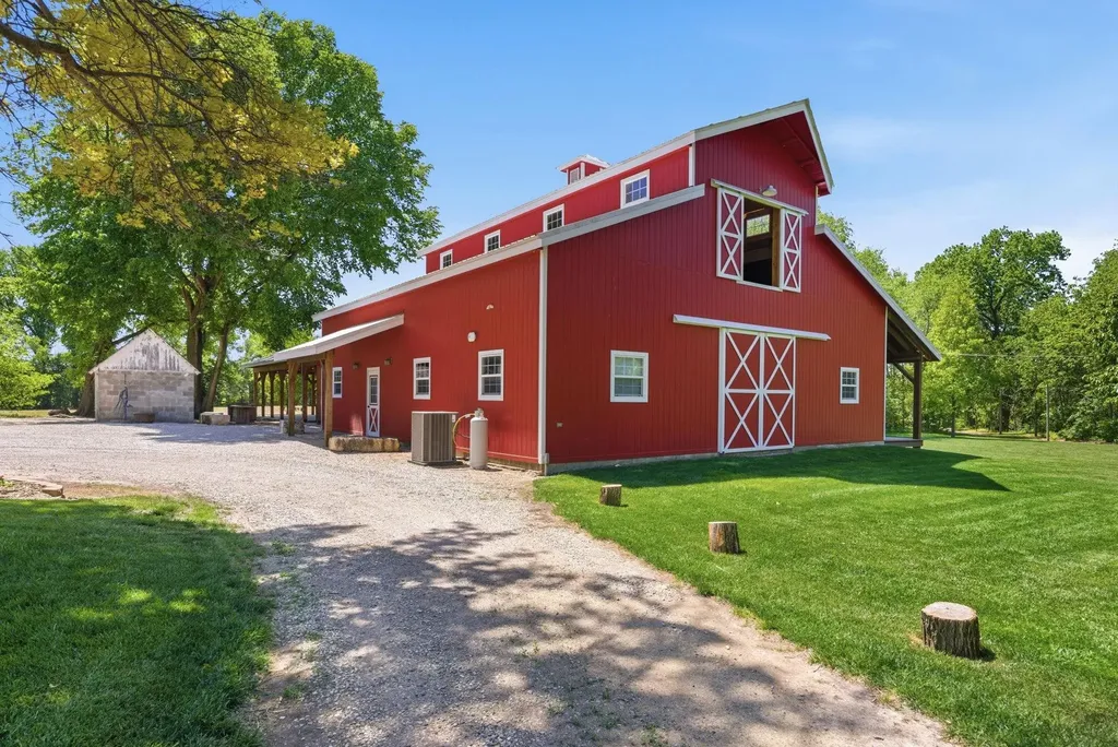 2959 Arapaho Road Hesston KS 67062