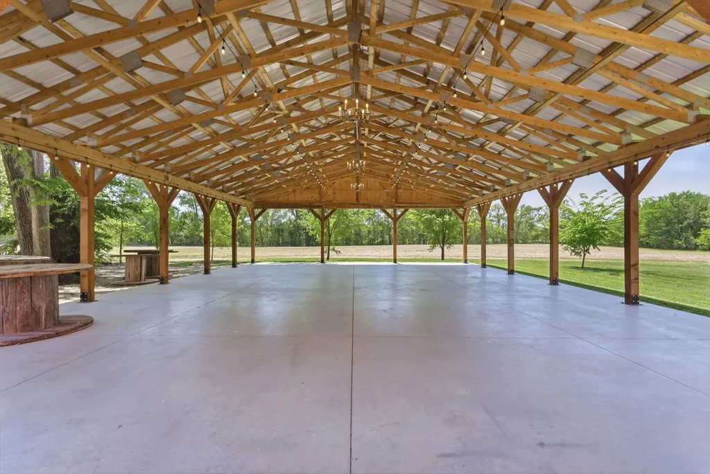 2959 Arapaho Road Hesston KS 67062