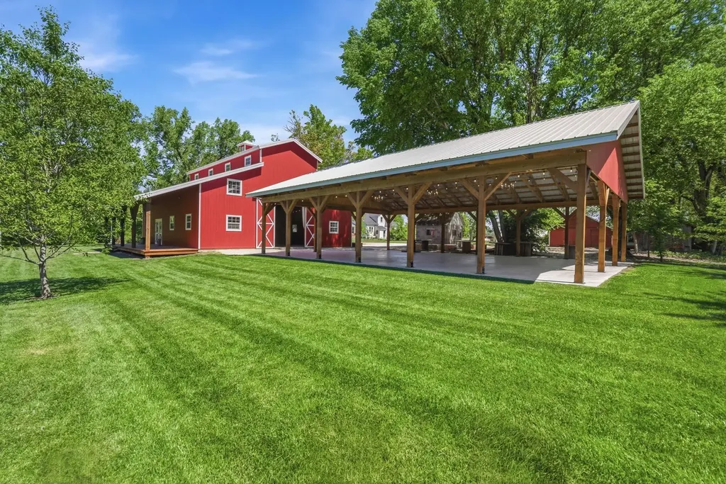 2959 Arapaho Road Hesston KS 67062