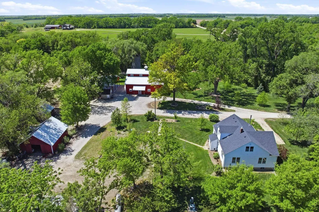 2959 Arapaho Road Hesston KS 67062