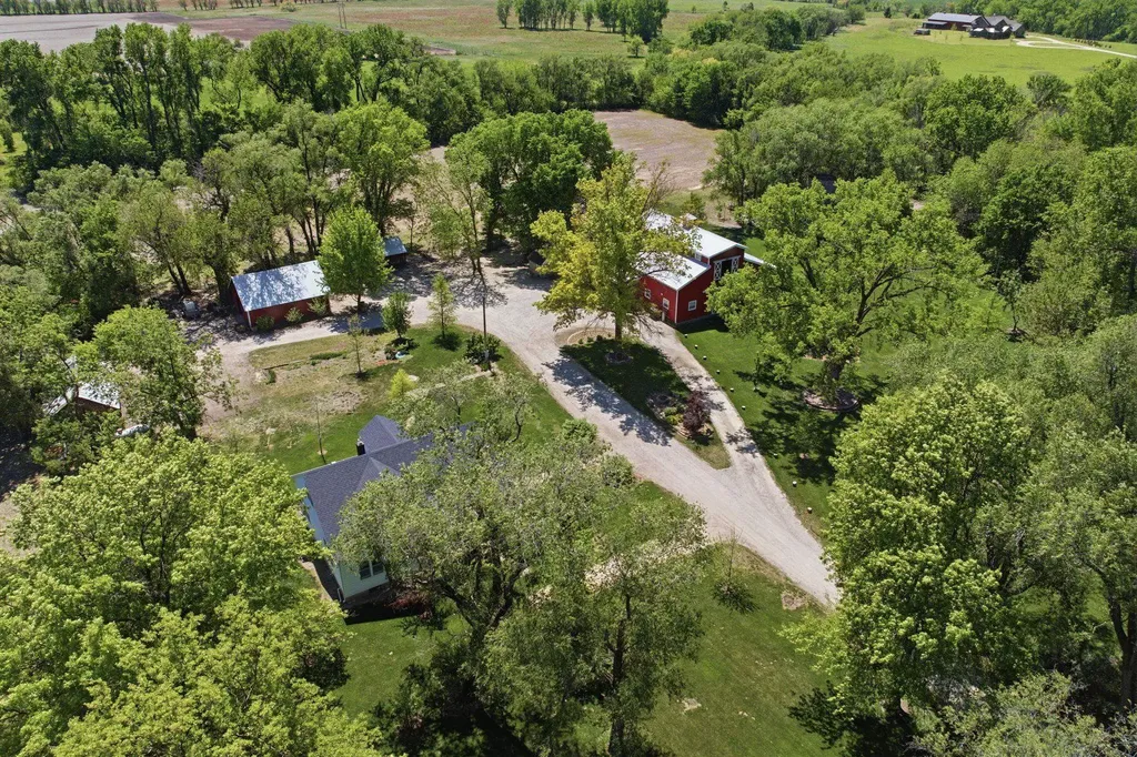 2959 Arapaho Road Hesston KS 67062