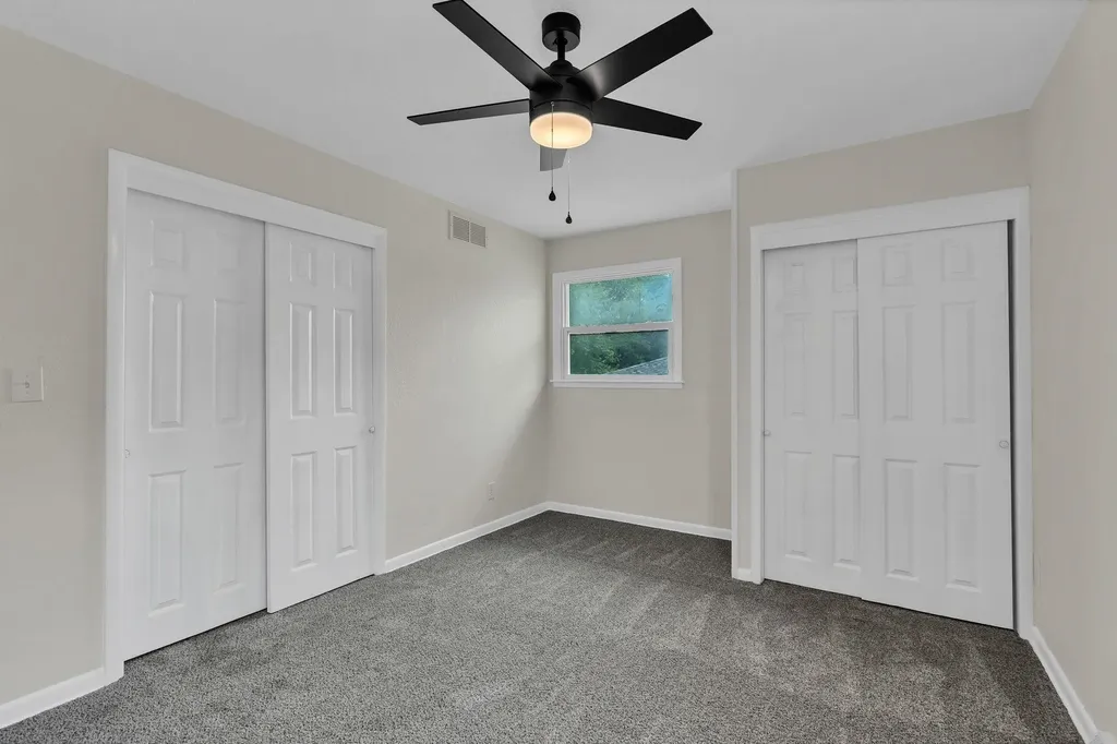 995 N Country Acres Avenue Wichita KS 67212
