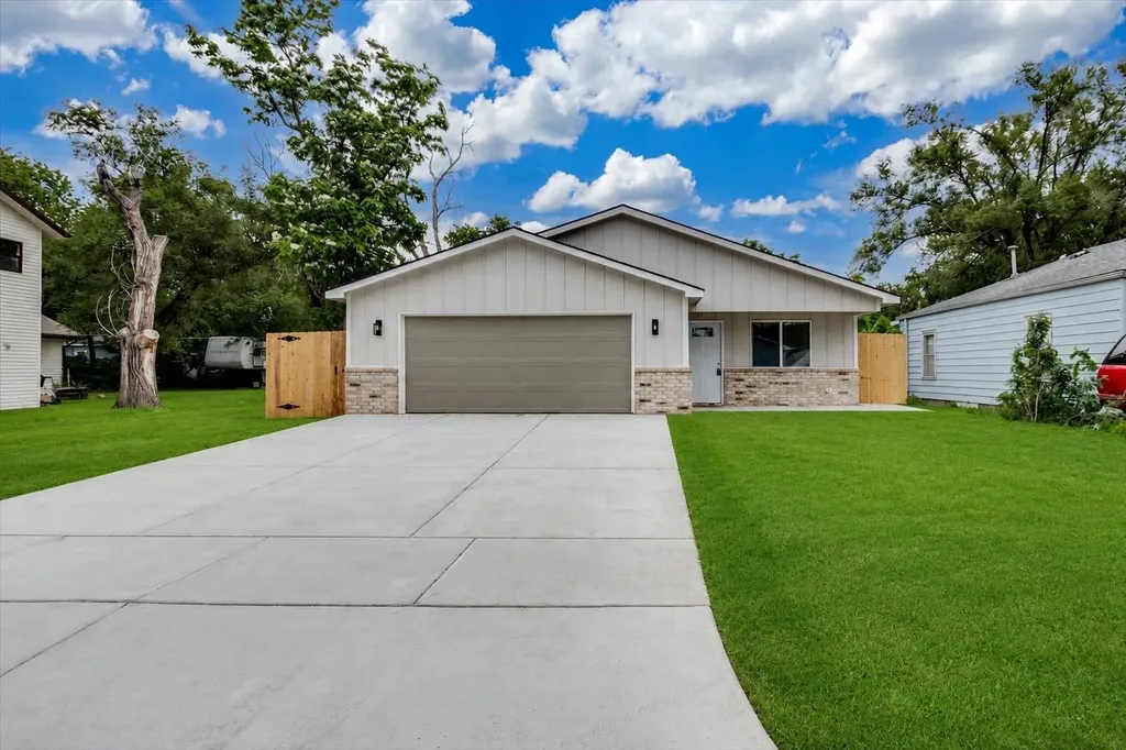 1932 S Mosley Wichita KS 67211