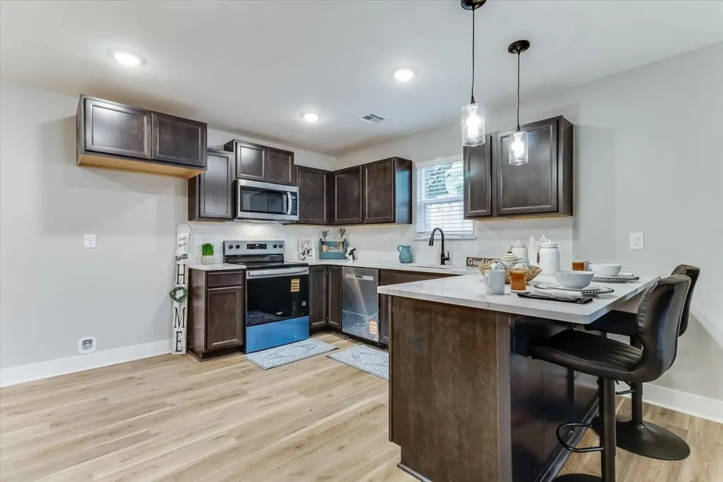 1932 S Mosley Wichita KS 67211