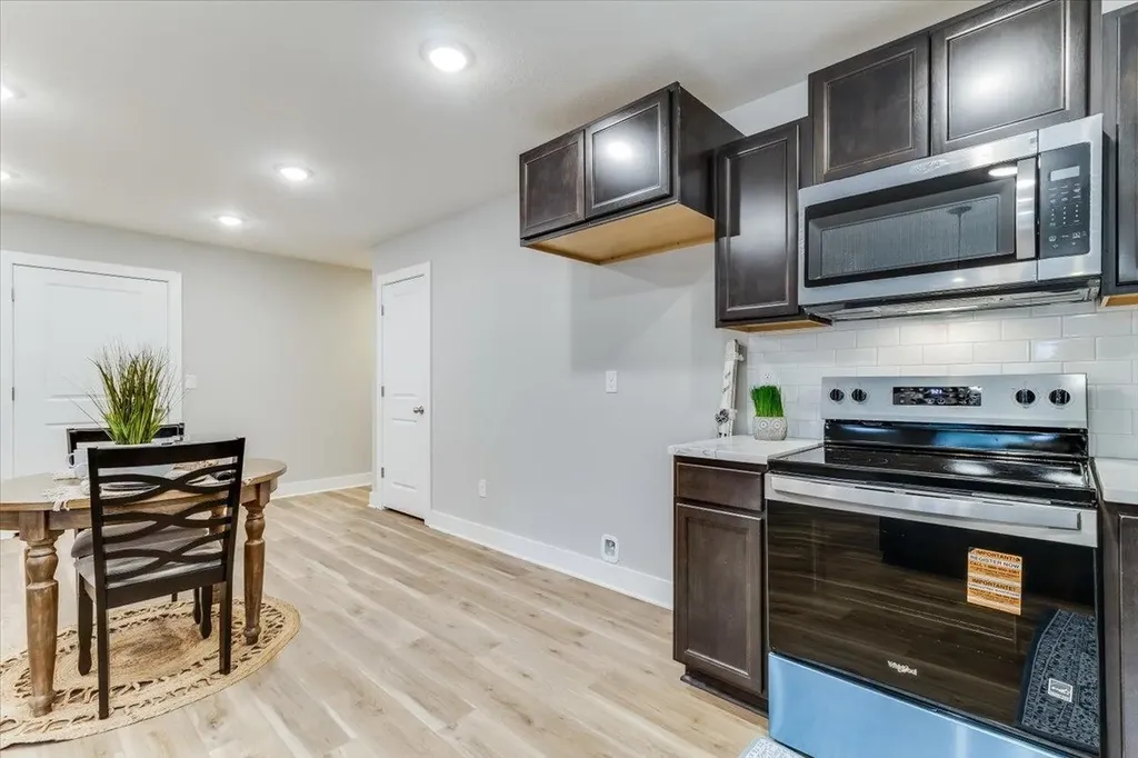 1932 S Mosley Wichita KS 67211