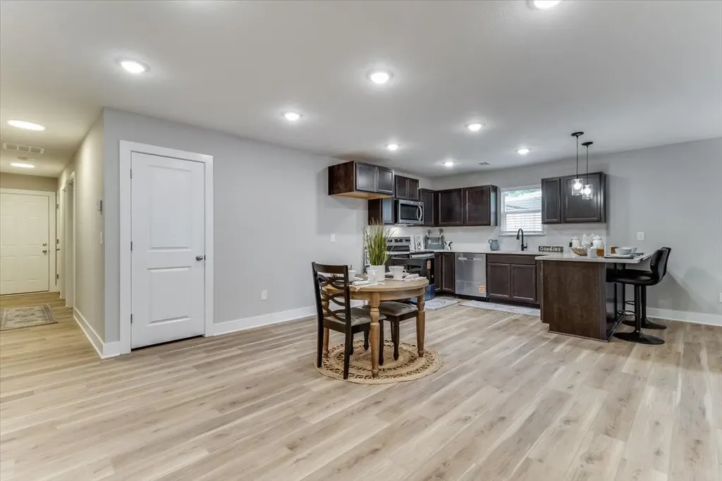 1932 S Mosley Wichita KS 67211